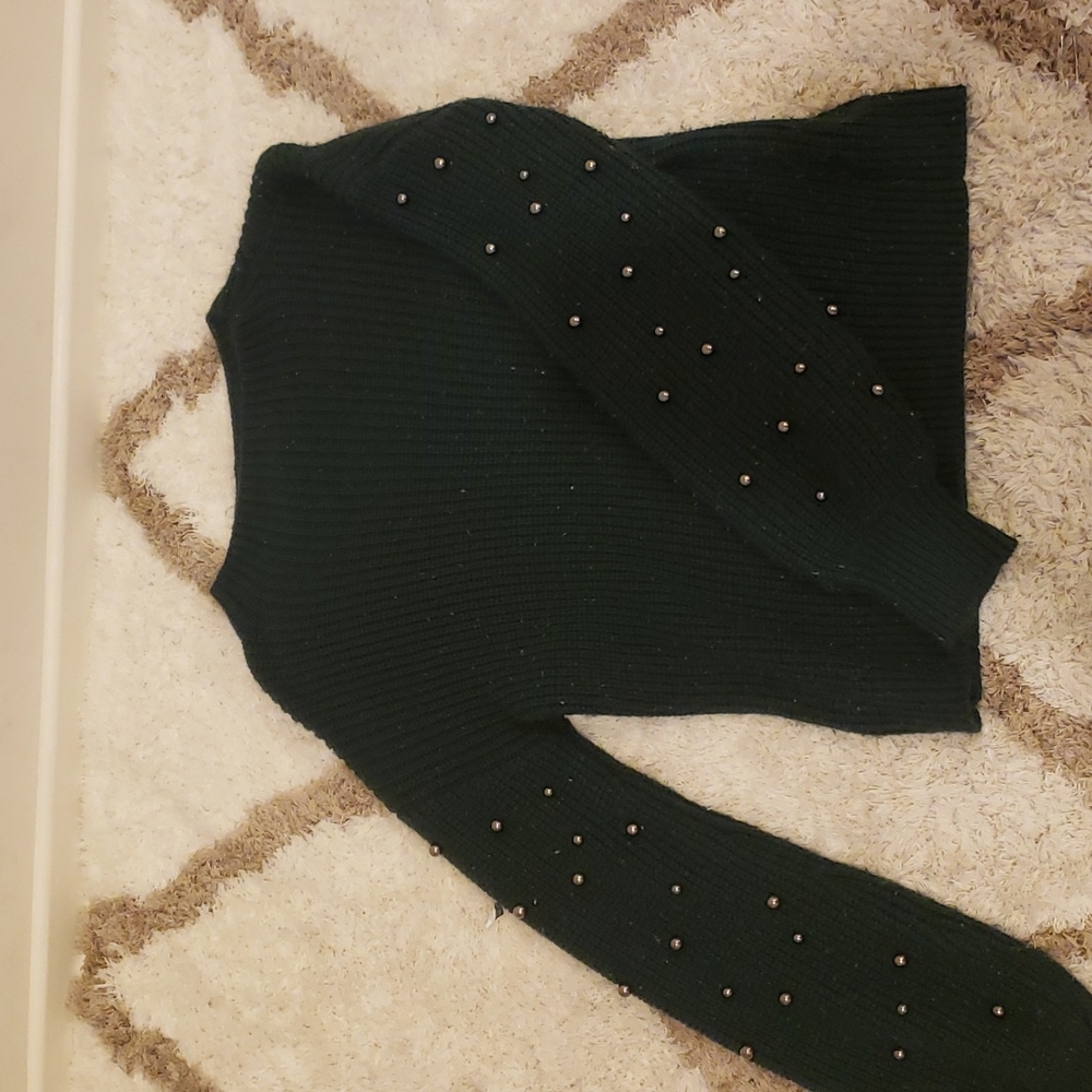 Green pearl sweater